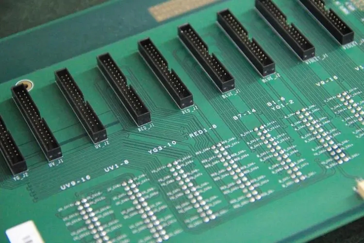 PCB、SMT、DIP和PCBA之間的區(qū)別是什么？